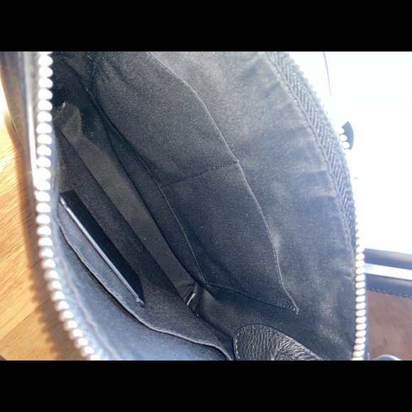 SOLD Unisex Men’s Women’s Crossbody Bag - Picture 5 of 7